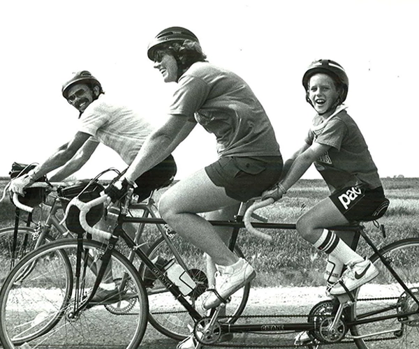 Tandem riders